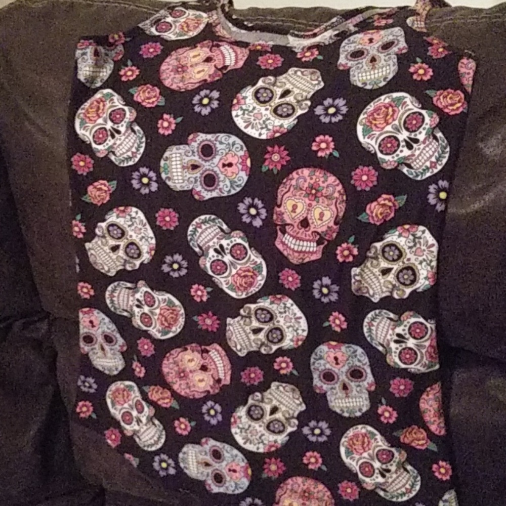 No boundaries skull head print tank top.
